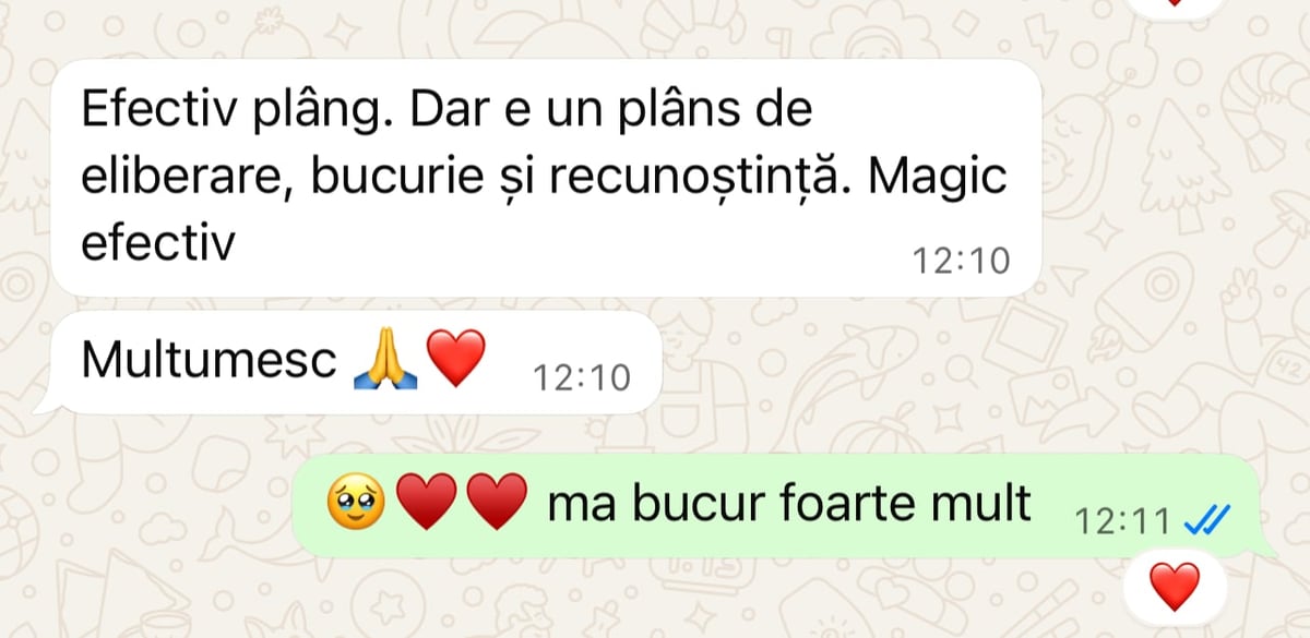 WhatsApp chat conversation in Romanian with messages about effective planning and greetings with heart and emoji icons